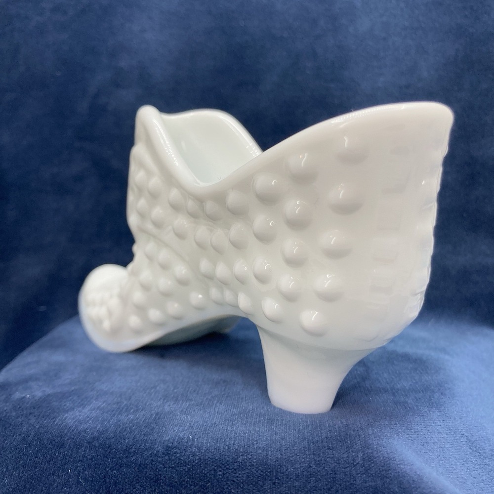 Vintage Fenton Milk Glass Hobnail Cat Head High Heel Shoe Slipper - Picture 4 of 7